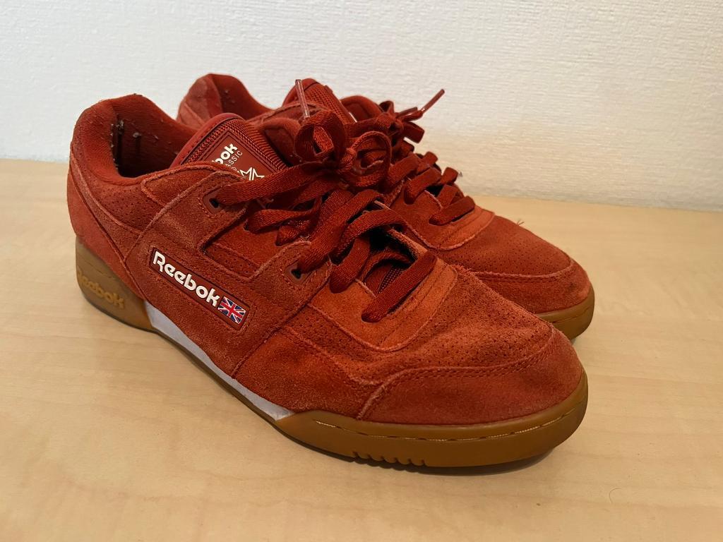 REEBOK SUEDE TRAINERS UK 9.5 - VGC | in 